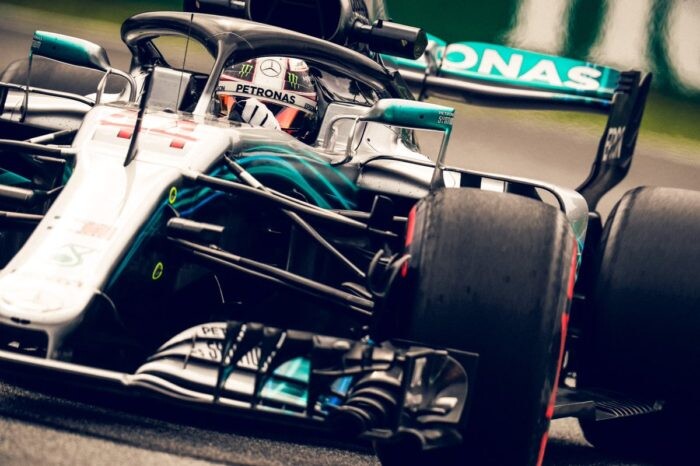 Lewis-Hamilton-700x466