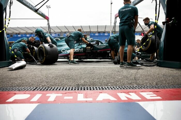 Pirelli / Pitstop / Aston Martin / Grand Prix van Frankrijk / Paul Ricard