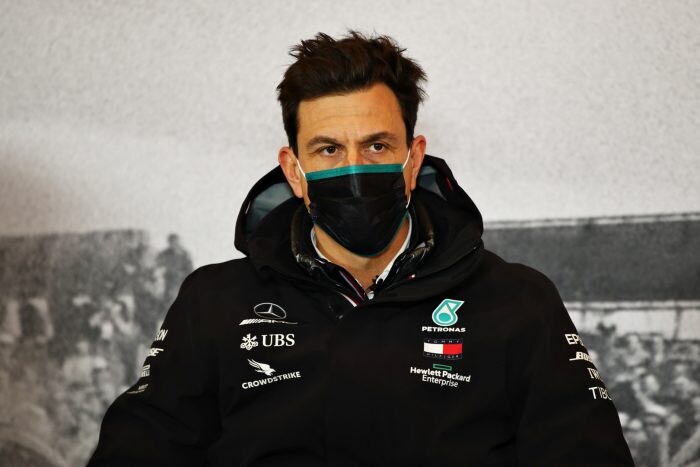 Een foto van Mercedes teambaas Toto Wolff