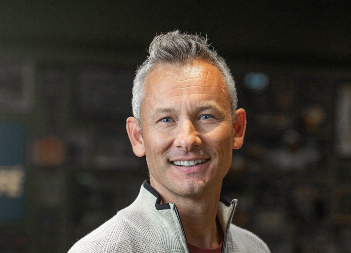 Bas van Veenendaal presenteert F1 aan Tafel