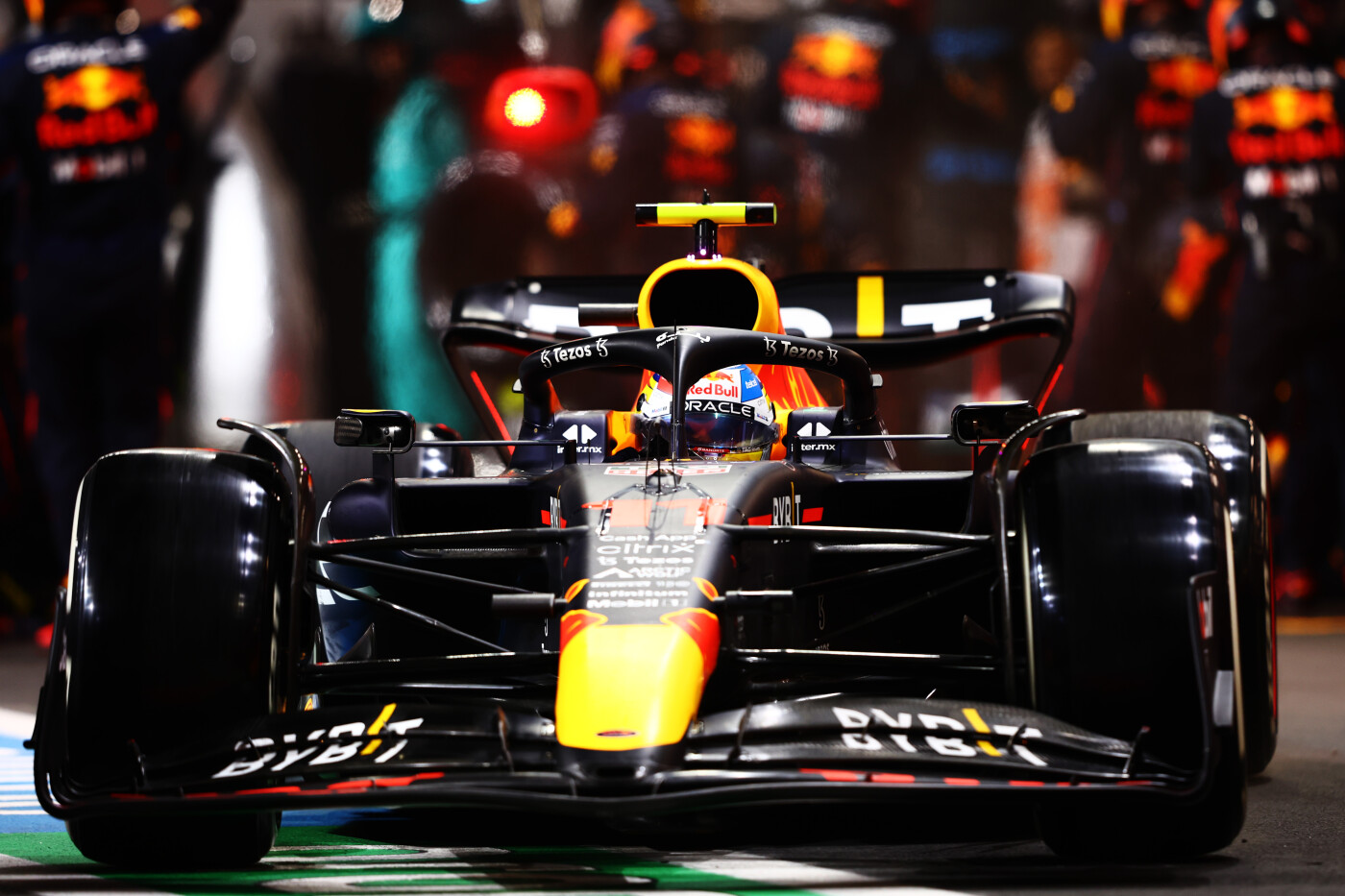 Sergio Pérez na pitstop GP Saoedi-Arabië 2022