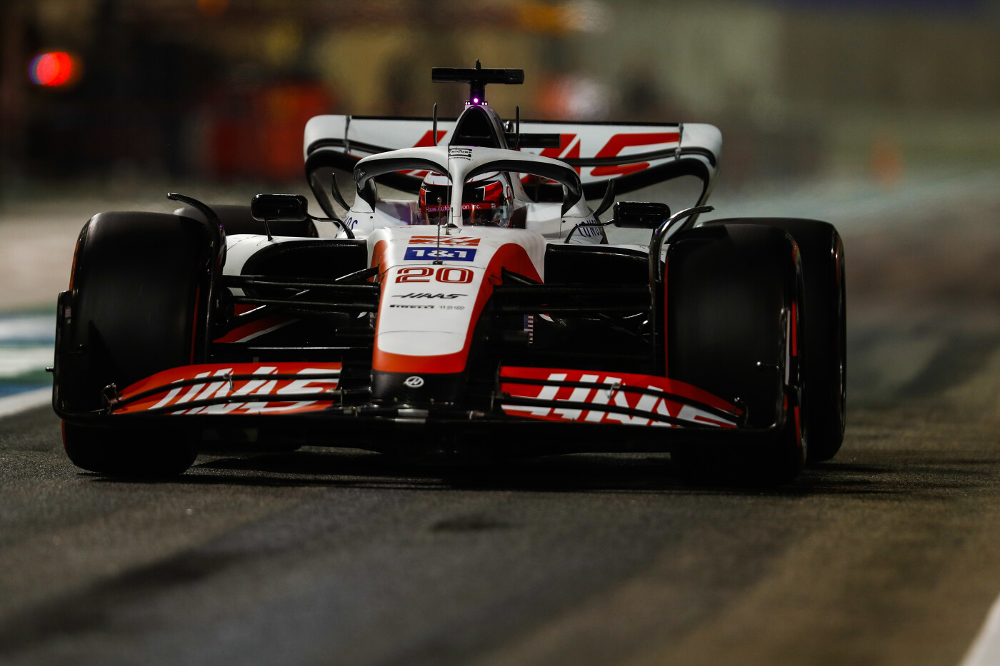 Magnussen in auto bahrein test LAT Photo