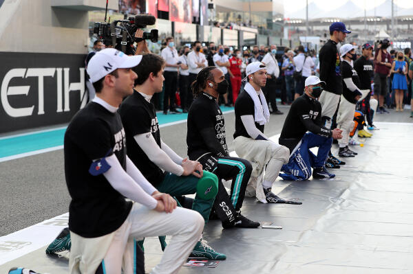 We race as one moment voor de Grand Prix Abu Dhabi 2021