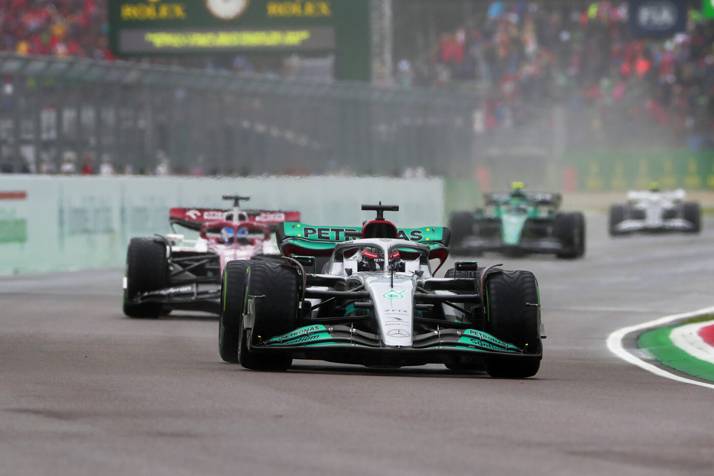 Russell in auto Imola