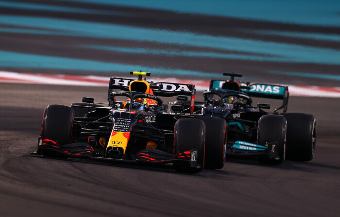 Sergio Perez / Red Bull Racing / Lewis Hamilton / Mercedes / Abu Dhabi / 2021