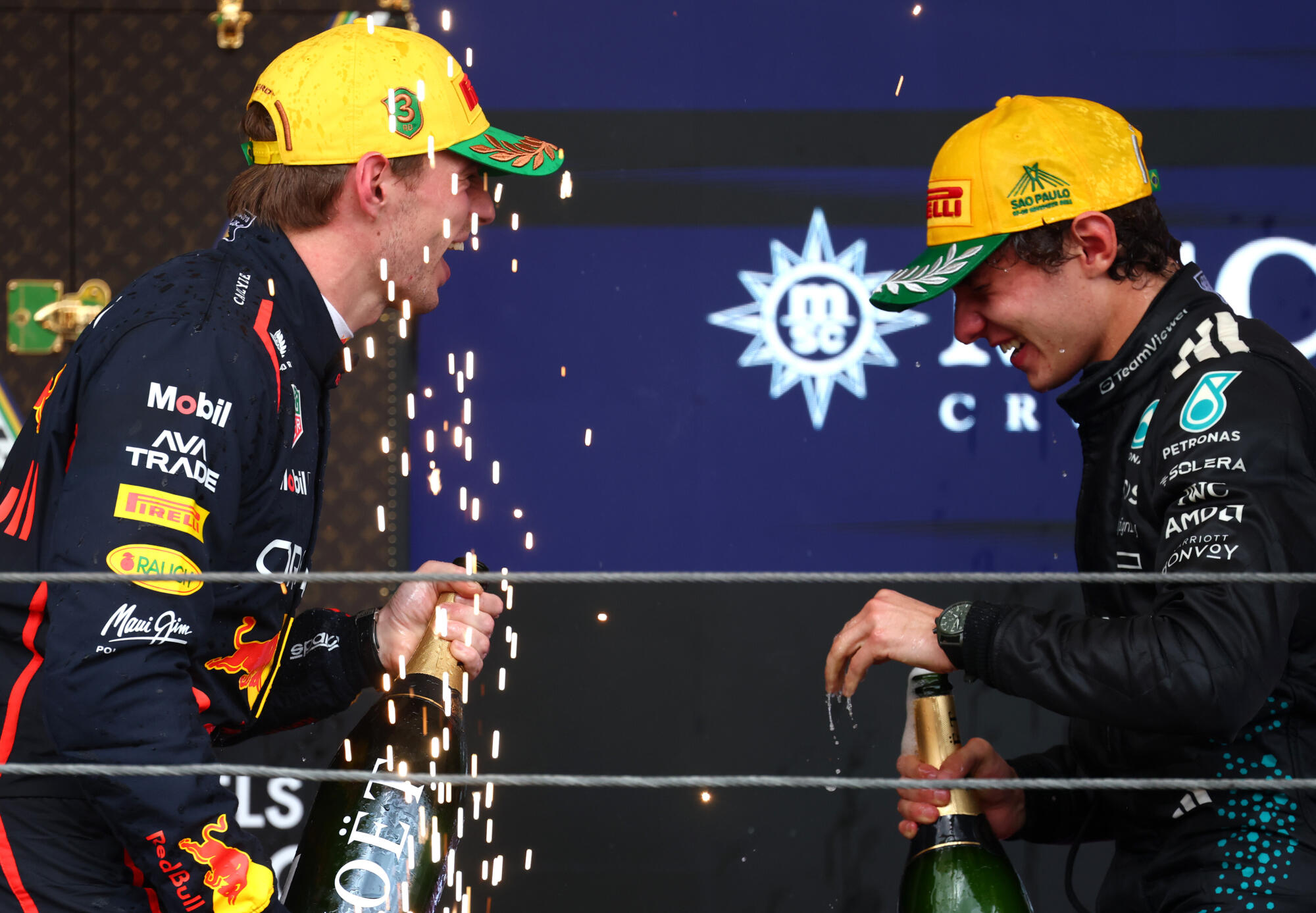 Max Verstappen Andrea Kimi Antonelli podium race zondag Sao Paulo Brazilië 2025