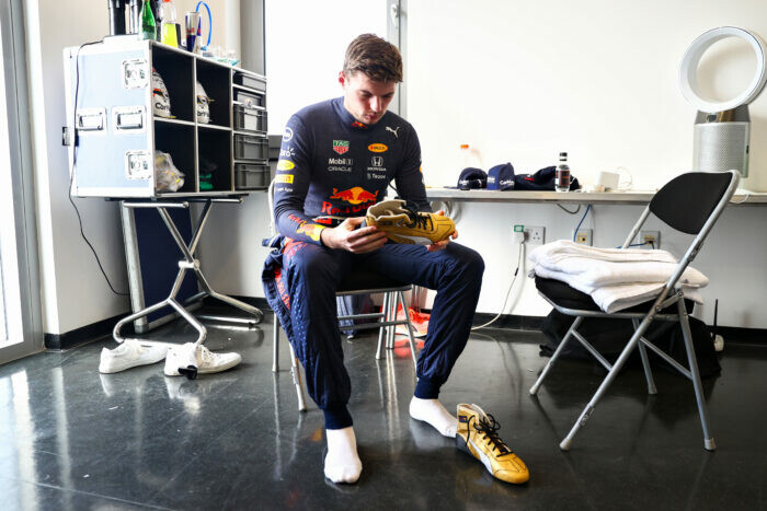 Max Verstappen / Red Bull Racing / Pirelli testdagen / 2021 / Abu Dhabi / 18-inch banden 
