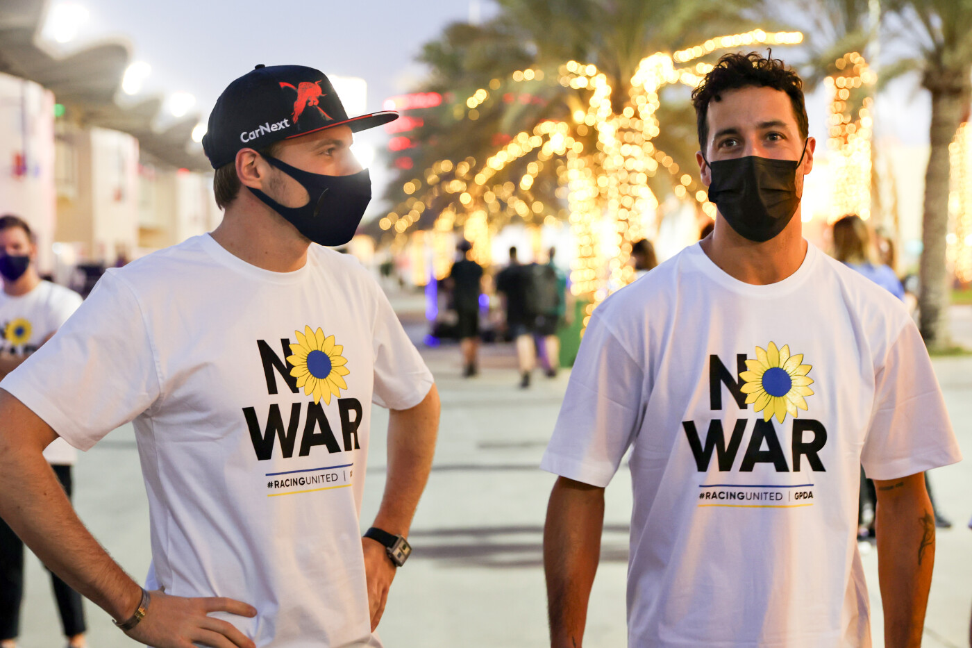 Max Verstappen en Daniel Ricciardo woensdag Bahrein 2022