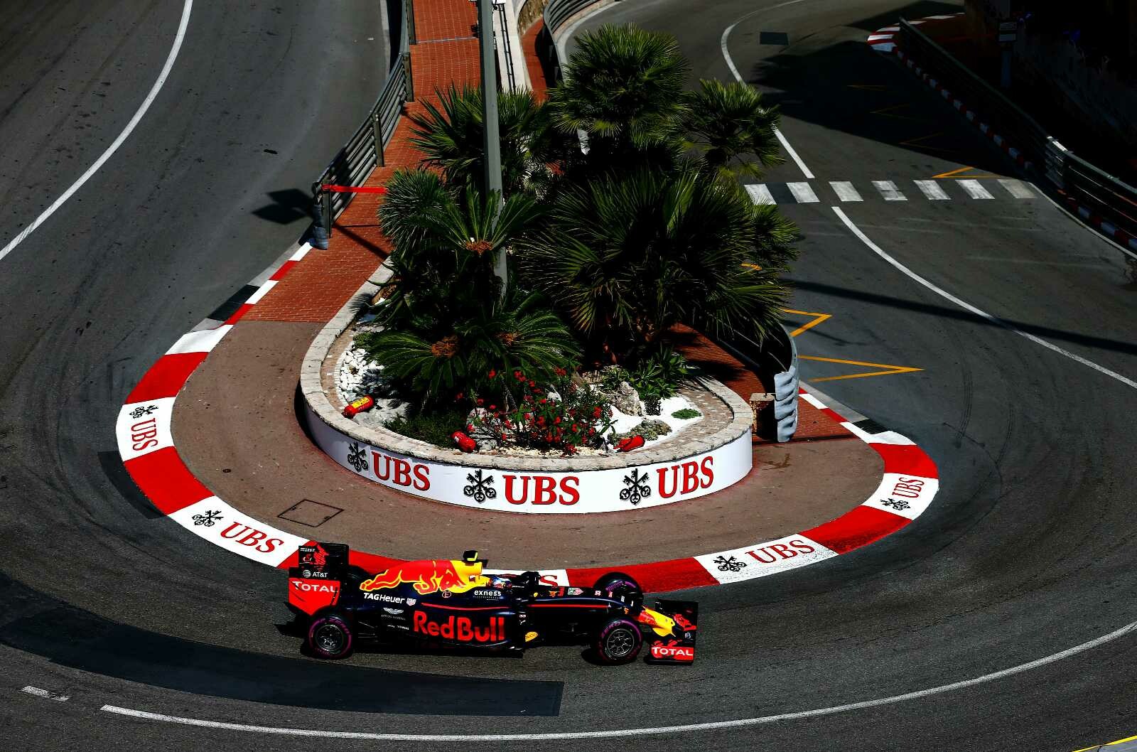 Max_Verstappen_Red_Bull_Racing_F1_Grand_Prix_Monaco_2016_T3