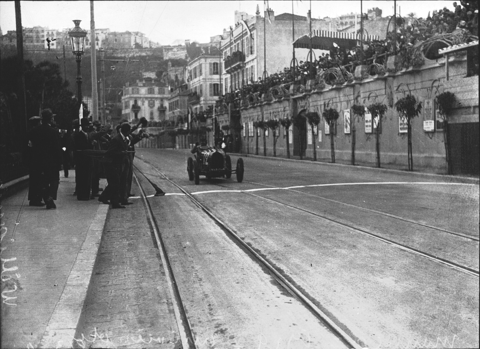 William_Grover-Williams_at_the_1929_Monaco_Grand_Prix
