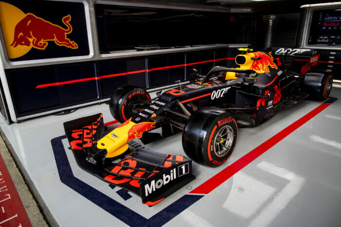 Red Bull 007 livery
