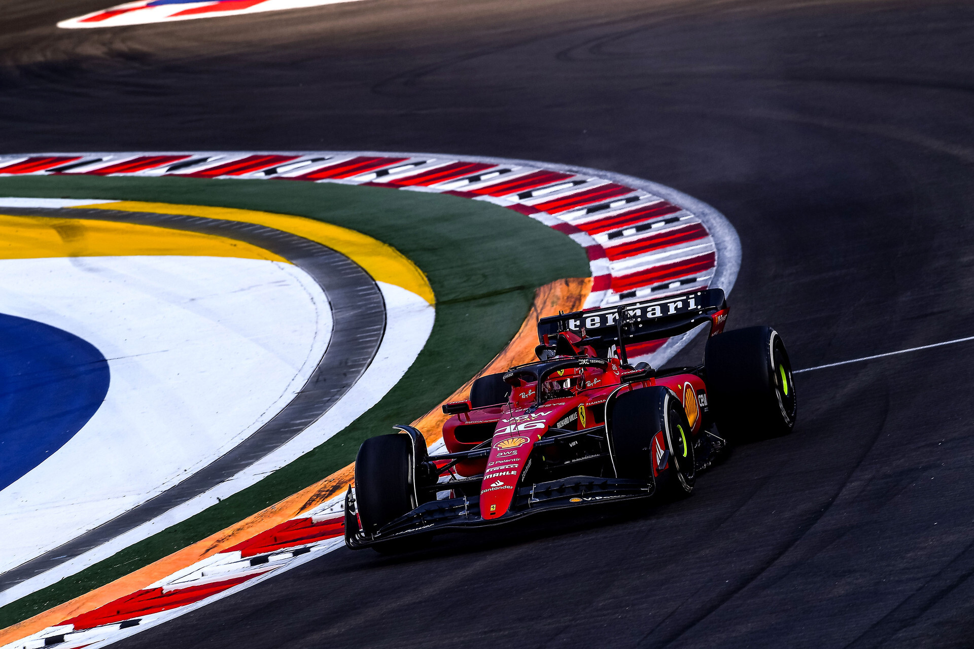 230004-singapore-gp-fp1_01e1835a-81e3-43c5-aed7-1ea965b1bffb