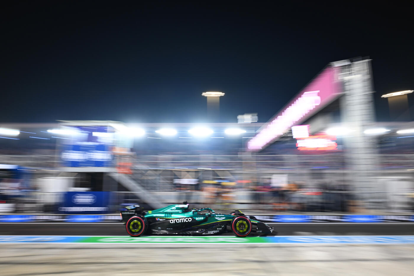 Lance Stroll auto pitstraat race zondag Qatar 2025