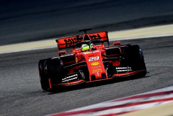 190099-test-bahrain-day-1-700x467