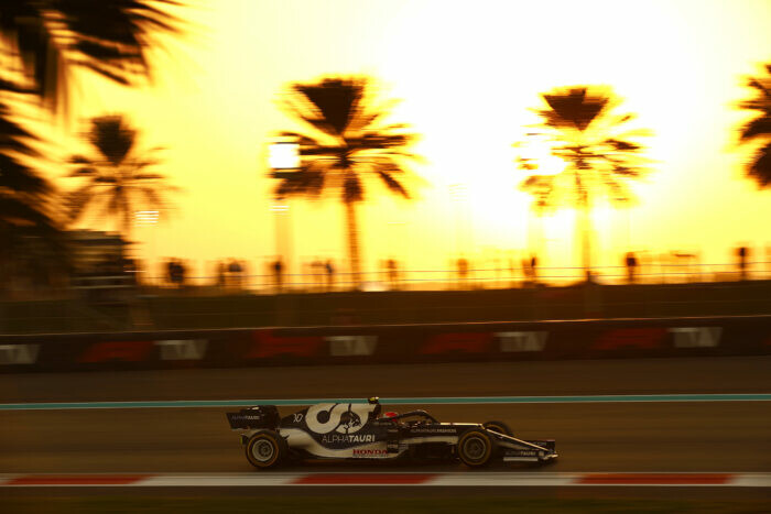 32-friday-yasmarina.-700x467