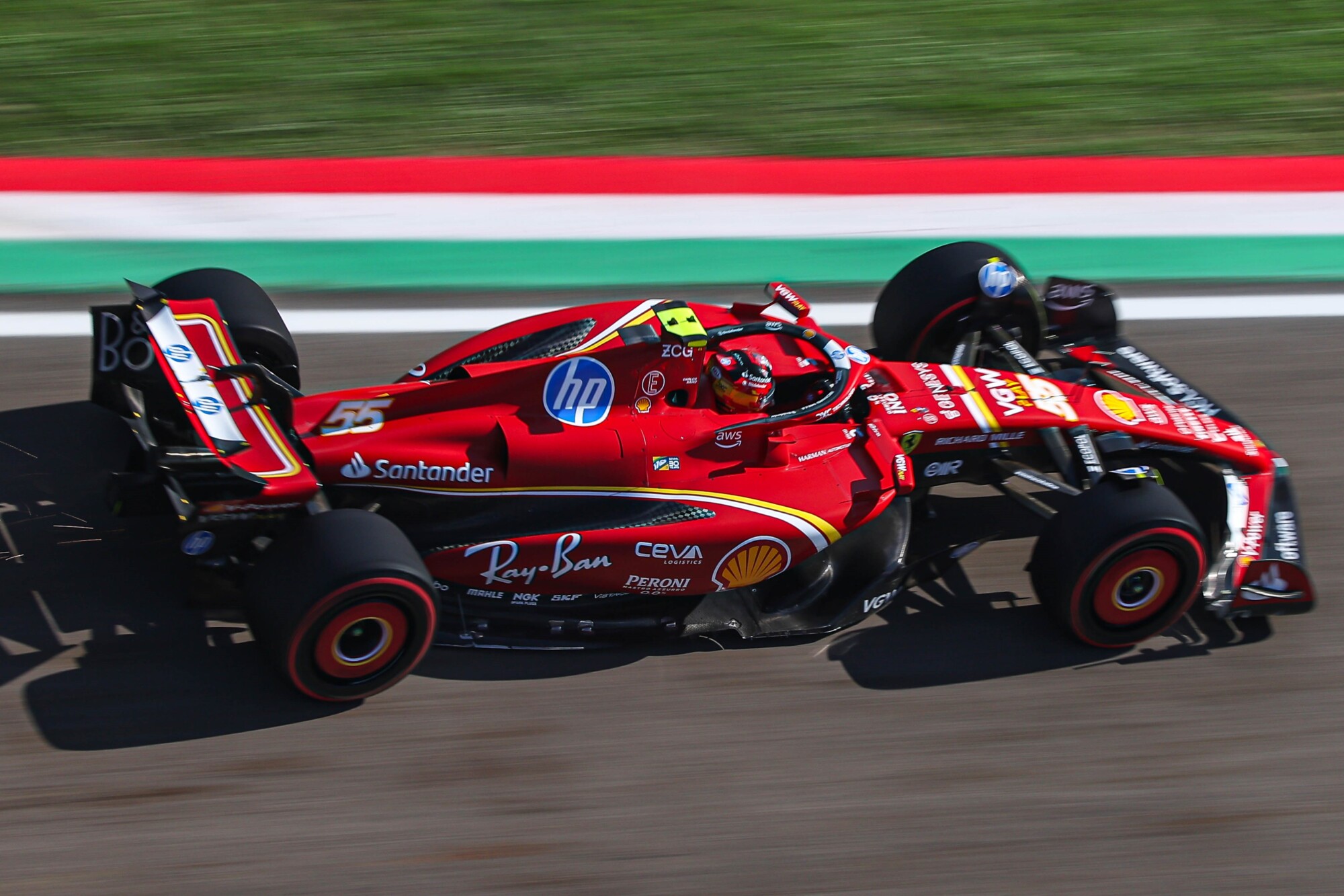 Ferrari aast op overwinning na kwalificatie in Imola - Grand Prix Radio