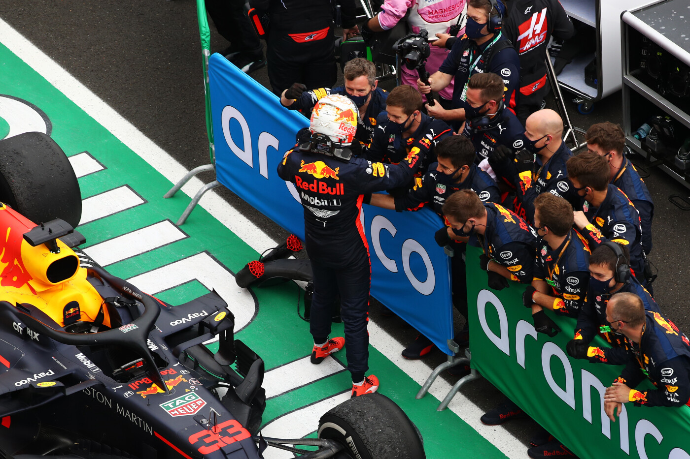Verstappen bedankt monteurs HUN 2020