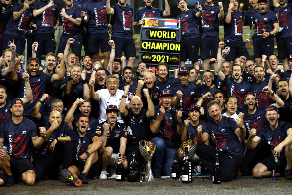 Red Bull viert wereldkampioenschap Verstappen Abu Dhabi 2021