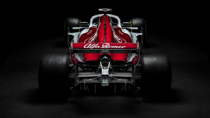 1920x1080-Alfa-Romeo-Sauber-C37-2018-08-700x394