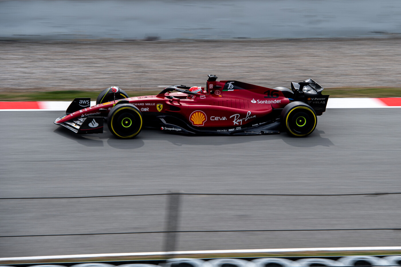 Ferrari F1-75 zij rechts testdagen Barcelona