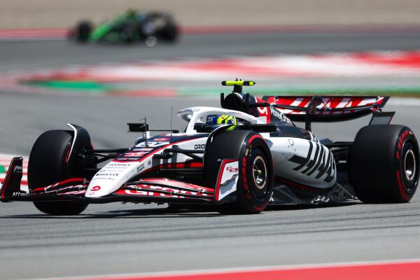 Oliver Bearman Haas Barcelona 2025