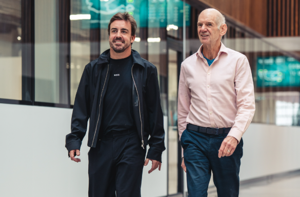 Fernando Alonso en Adrian Newey, Aston Martin, 2025