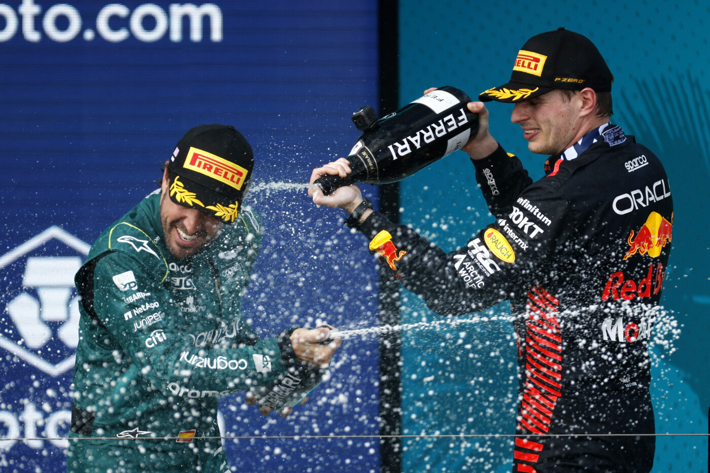 Alonso en Verstappen Miami podium