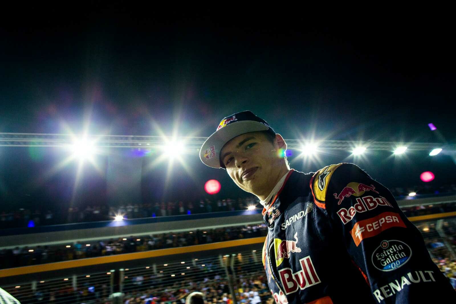 images_Formule1_2015_nieuws_september_Max_Verstappen_Scuderia_Toro_Rosso_GP_Singapore_2015_post_race