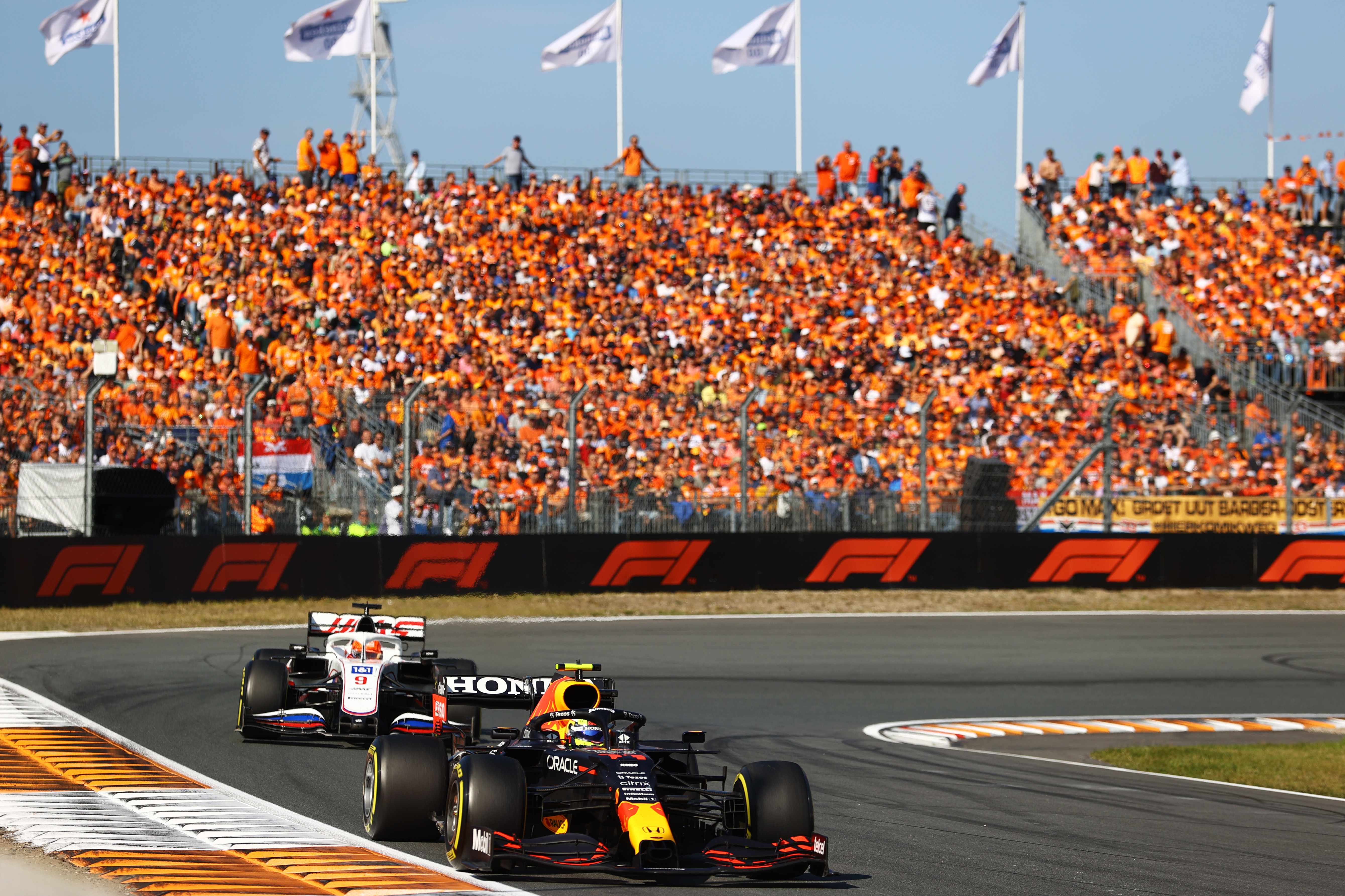 Sergio Perez / Nikita Mazepin / Zandvoort / Grand Prix van Nederland